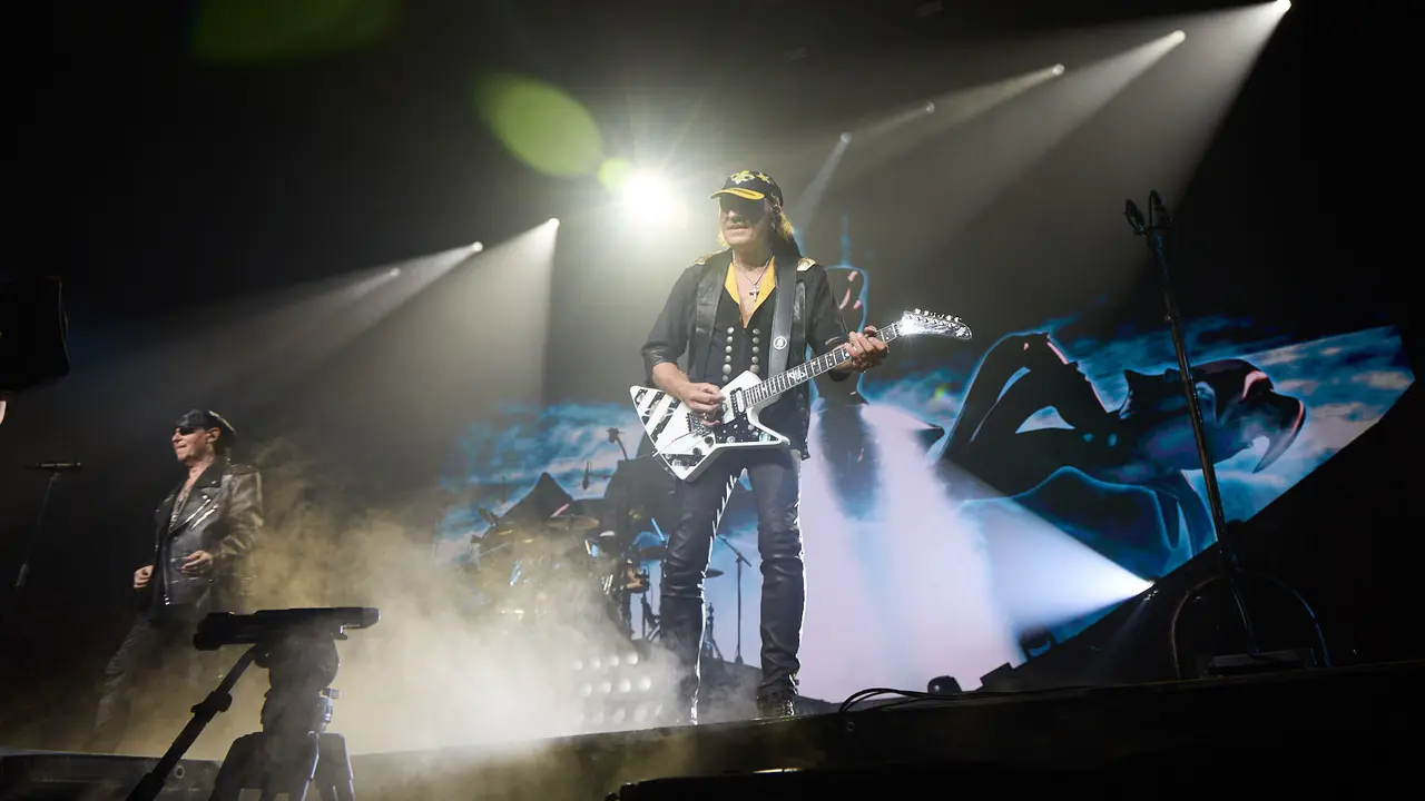 Concierto de la banda alemana Scorpions, dentro de su gira mundial '60 years of Scorpions' celebrado en el pabellón Navarra Arena de Pamplona. IÑIGO ALZUGARAY