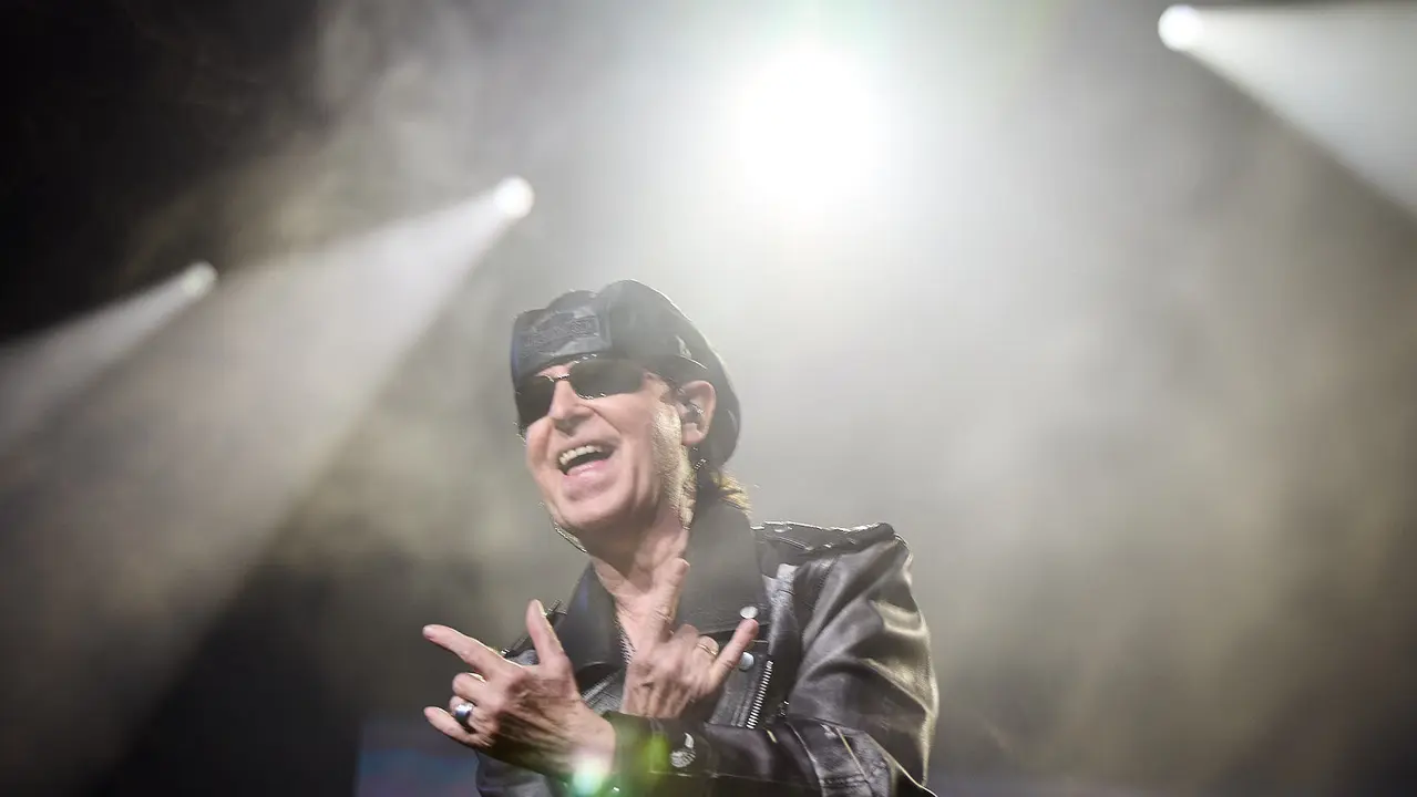 Concierto de la banda alemana Scorpions, dentro de su gira mundial '60 years of Scorpions' celebrado en el pabellón Navarra Arena de Pamplona. IÑIGO ALZUGARAY
