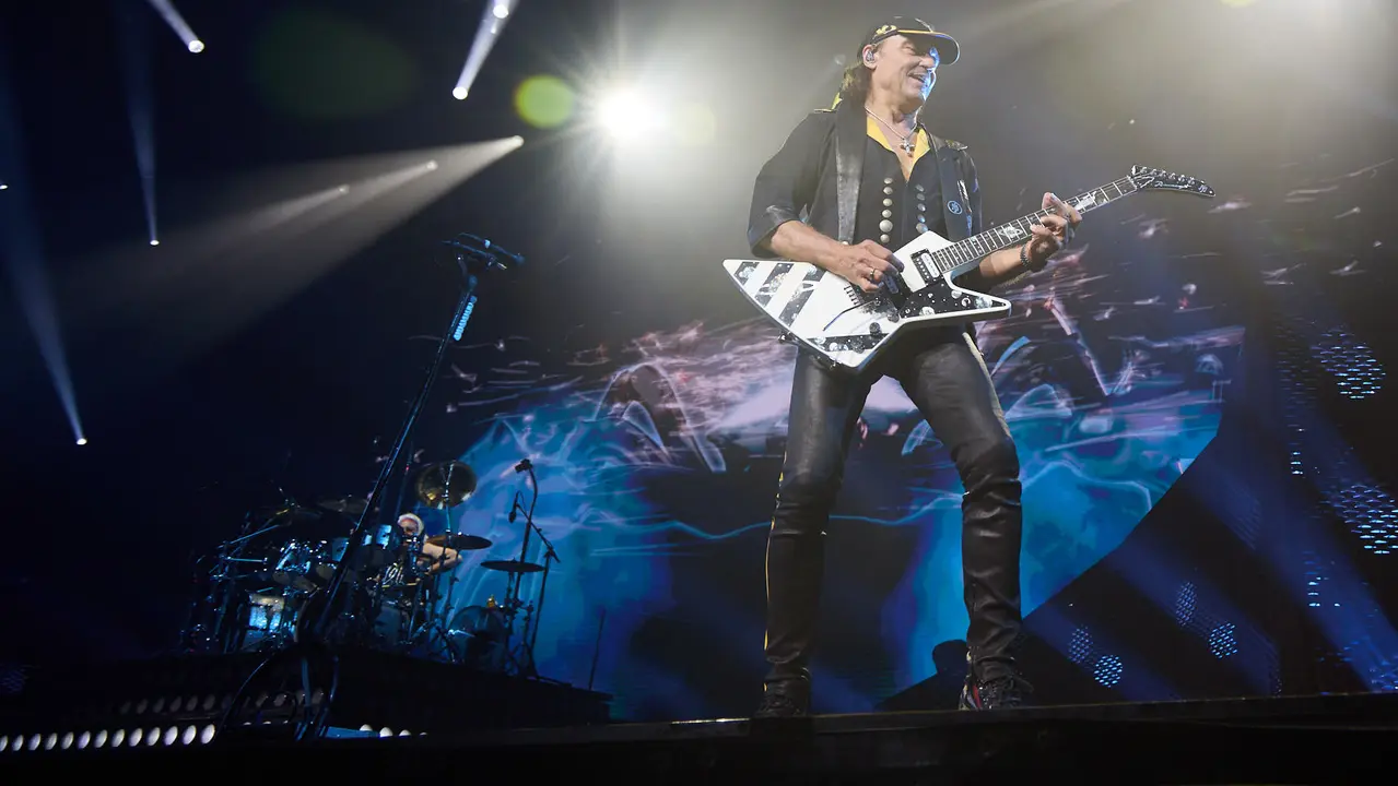 Concierto de la banda alemana Scorpions, dentro de su gira mundial '60 years of Scorpions' celebrado en el pabellón Navarra Arena de Pamplona. IÑIGO ALZUGARAY