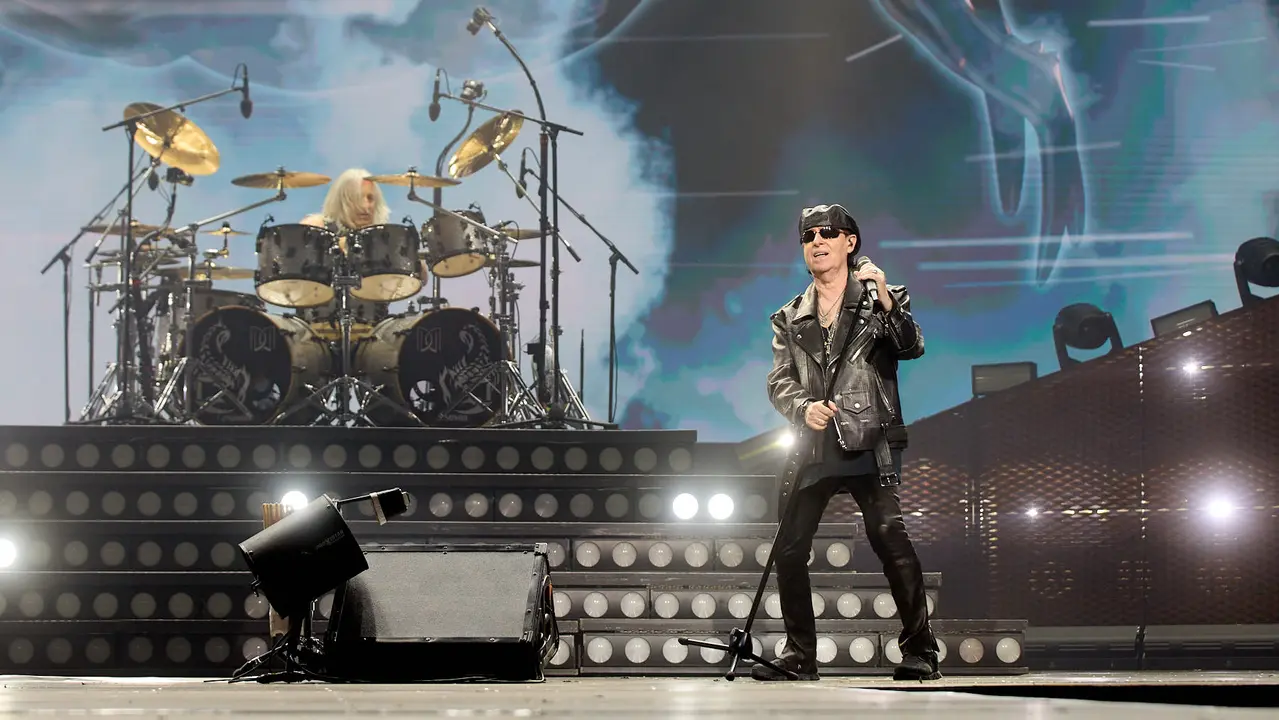 Concierto de la banda alemana Scorpions, dentro de su gira mundial '60 years of Scorpions' celebrado en el pabellón Navarra Arena de Pamplona. IÑIGO ALZUGARAY