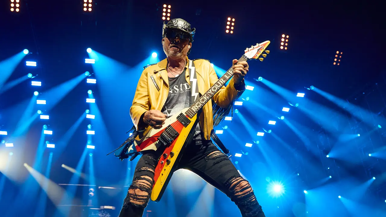 Concierto de la banda alemana Scorpions, dentro de su gira mundial '60 years of Scorpions' celebrado en el pabellón Navarra Arena de Pamplona. IÑIGO ALZUGARAY