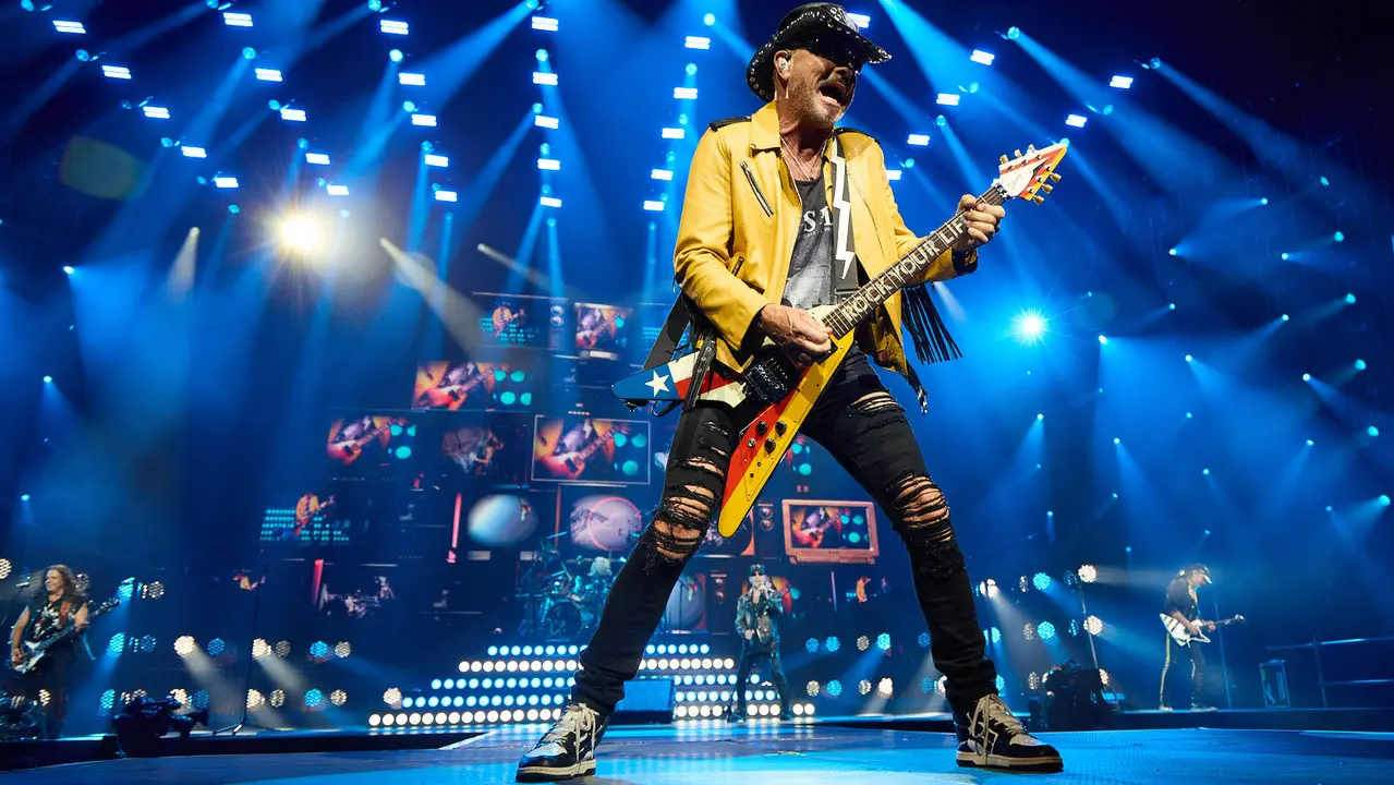 Concierto de la banda alemana Scorpions, dentro de su gira mundial '60 years of Scorpions' celebrado en el pabellón Navarra Arena de Pamplona. IÑIGO ALZUGARAY