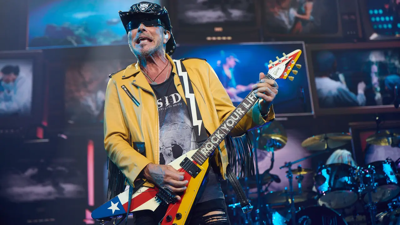 Concierto de la banda alemana Scorpions, dentro de su gira mundial '60 years of Scorpions' celebrado en el pabellón Navarra Arena de Pamplona. IÑIGO ALZUGARAY