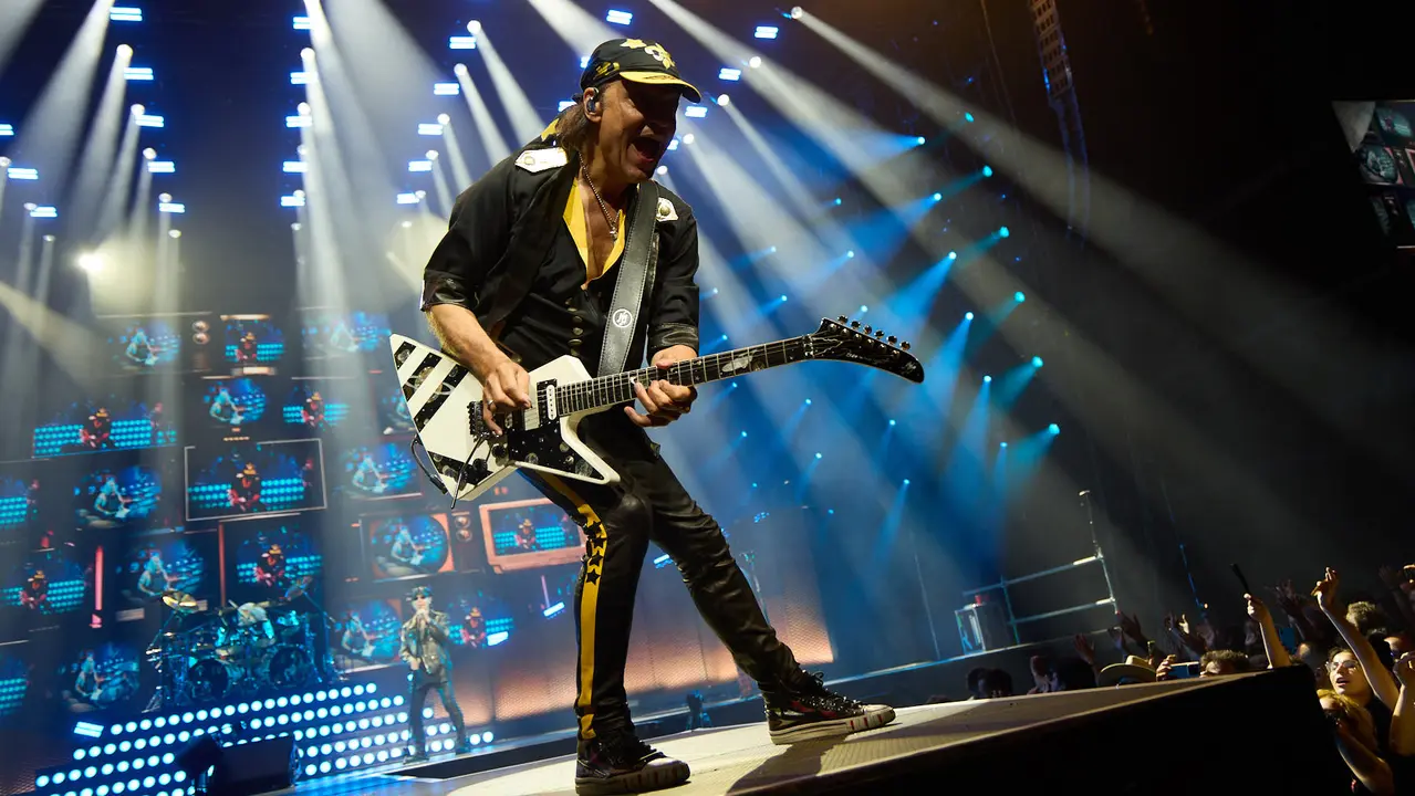 Concierto de la banda alemana Scorpions, dentro de su gira mundial '60 years of Scorpions' celebrado en el pabellón Navarra Arena de Pamplona. IÑIGO ALZUGARAY