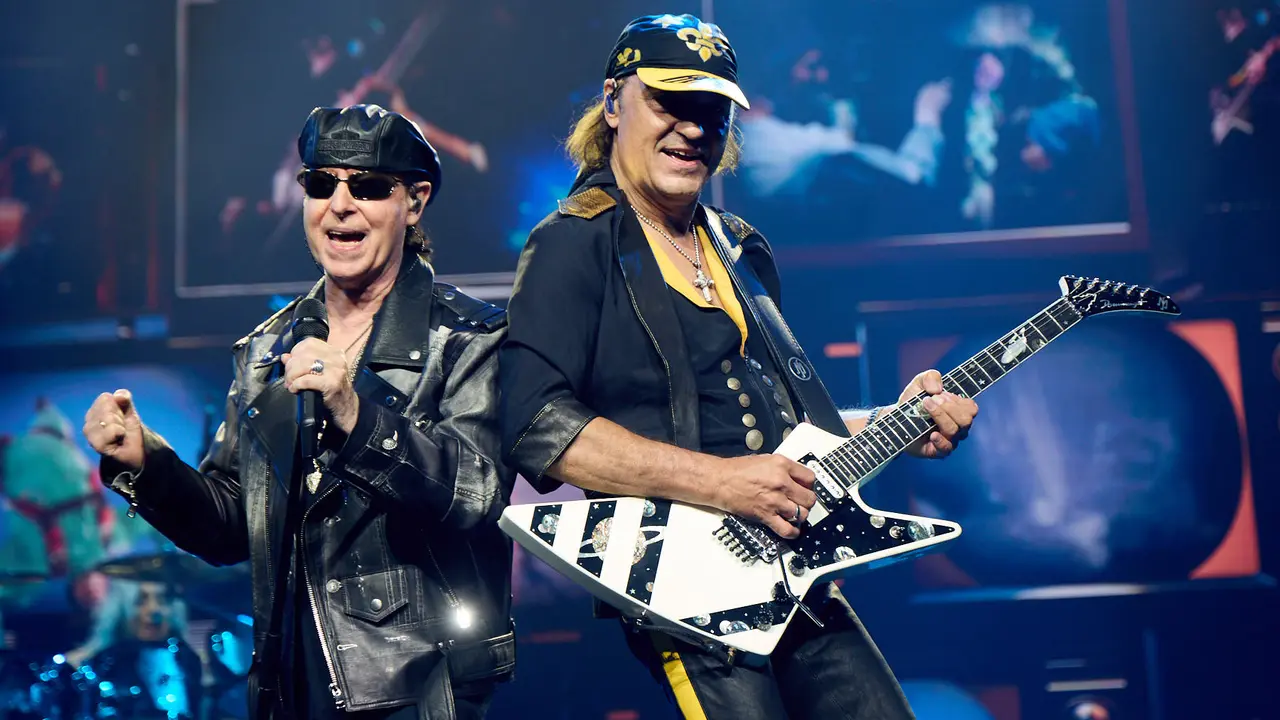 Concierto de la banda alemana Scorpions, dentro de su gira mundial '60 years of Scorpions' celebrado en el pabellón Navarra Arena de Pamplona. IÑIGO ALZUGARAY