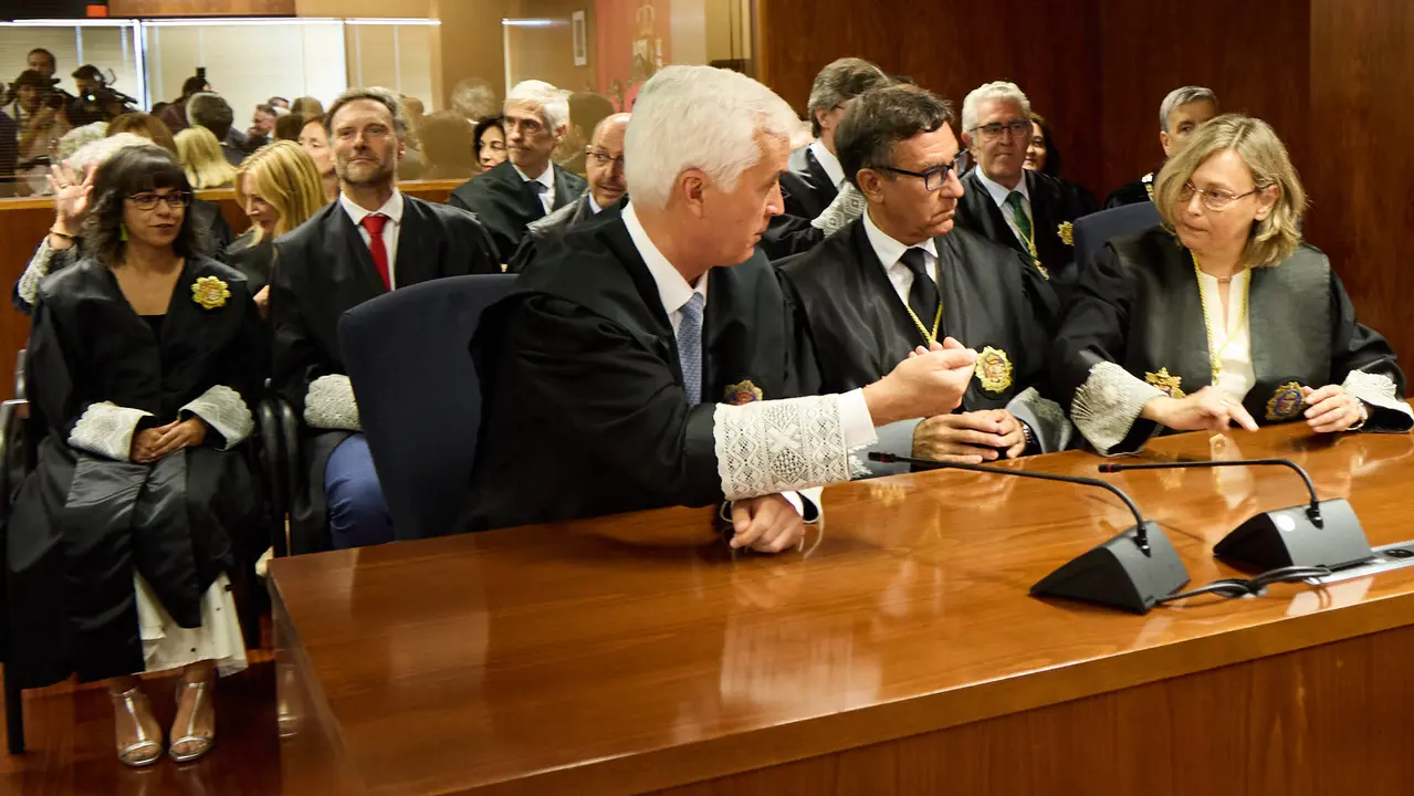 Acto de toma de posesión del magistrado Julián Huarte Lázaro como nuevo presidente del Tribunal Superior de Justicia de Navarra. IÑIGO ALZUGARAY