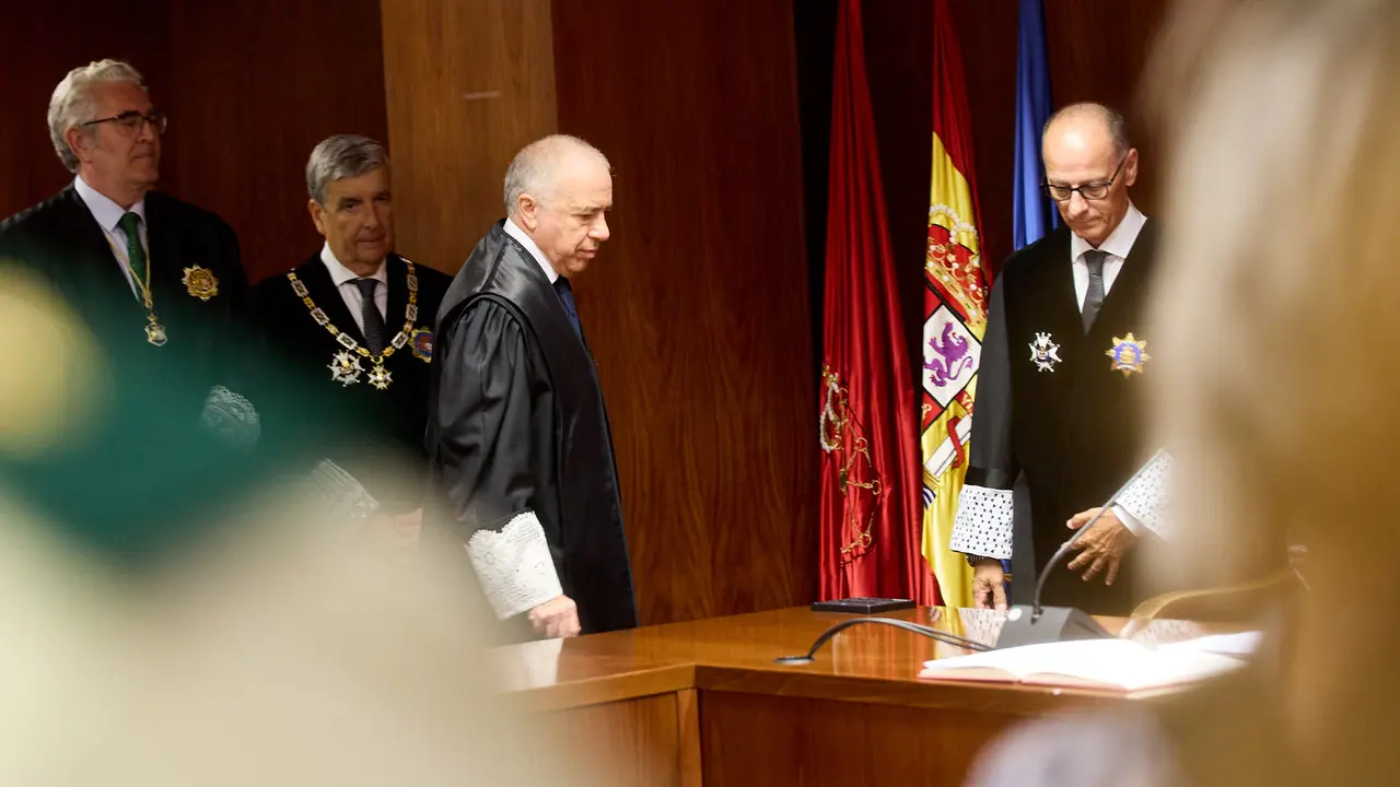 Acto de toma de posesión del magistrado Julián Huarte Lázaro como nuevo presidente del Tribunal Superior de Justicia de Navarra. IÑIGO ALZUGARAY