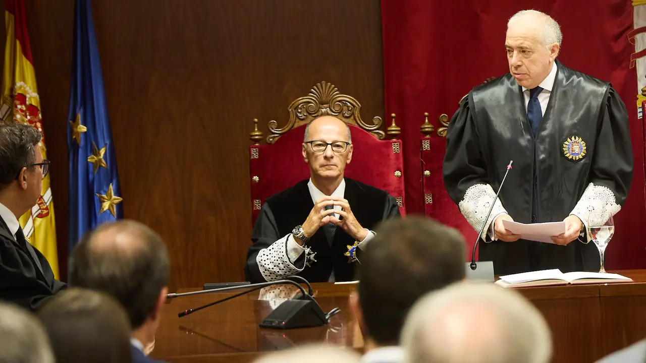 Acto de toma de posesión del magistrado Julián Huarte Lázaro como nuevo presidente del Tribunal Superior de Justicia de Navarra. IÑIGO ALZUGARAY