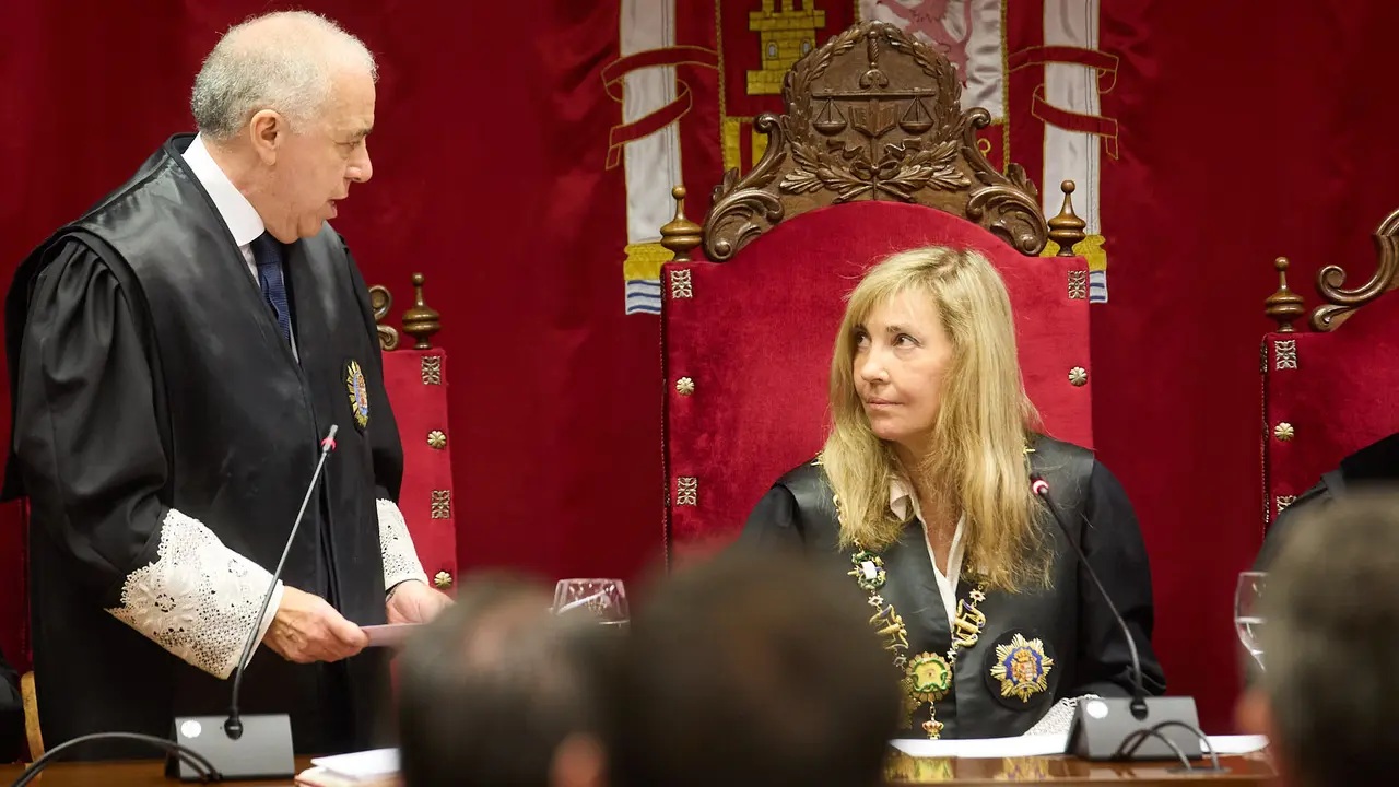 Acto de toma de posesión del magistrado Julián Huarte Lázaro como nuevo presidente del Tribunal Superior de Justicia de Navarra. IÑIGO ALZUGARAY