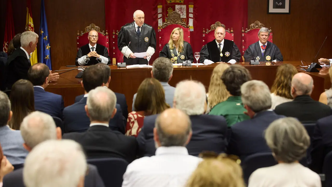 Acto de toma de posesión del magistrado Julián Huarte Lázaro como nuevo presidente del Tribunal Superior de Justicia de Navarra. IÑIGO ALZUGARAY