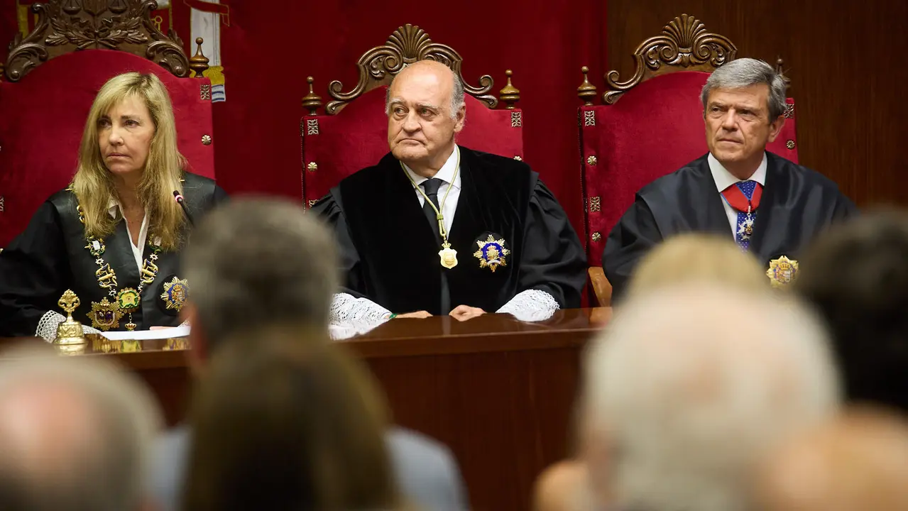 Acto de toma de posesión del magistrado Julián Huarte Lázaro como nuevo presidente del Tribunal Superior de Justicia de Navarra. IÑIGO ALZUGARAY
