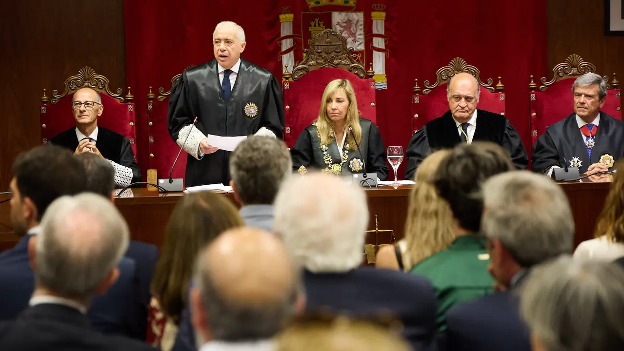 Acto de toma de posesión del magistrado Julián Huarte Lázaro como nuevo presidente del Tribunal Superior de Justicia de Navarra. IÑIGO ALZUGARAY
