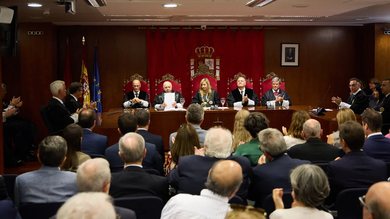 Acto de toma de posesión del magistrado Julián Huarte Lázaro como nuevo presidente del Tribunal Superior de Justicia de Navarra. IÑIGO ALZUGARAY