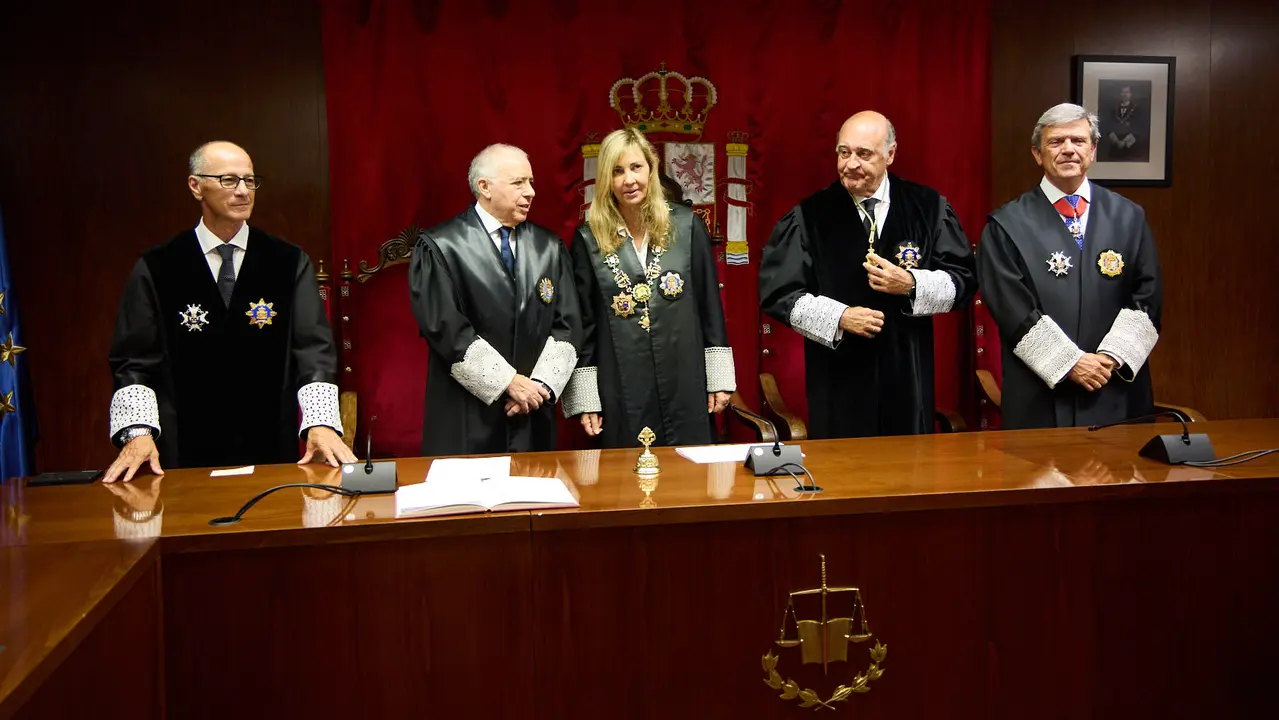 Acto de toma de posesión del magistrado Julián Huarte Lázaro como nuevo presidente del Tribunal Superior de Justicia de Navarra. IÑIGO ALZUGARAY