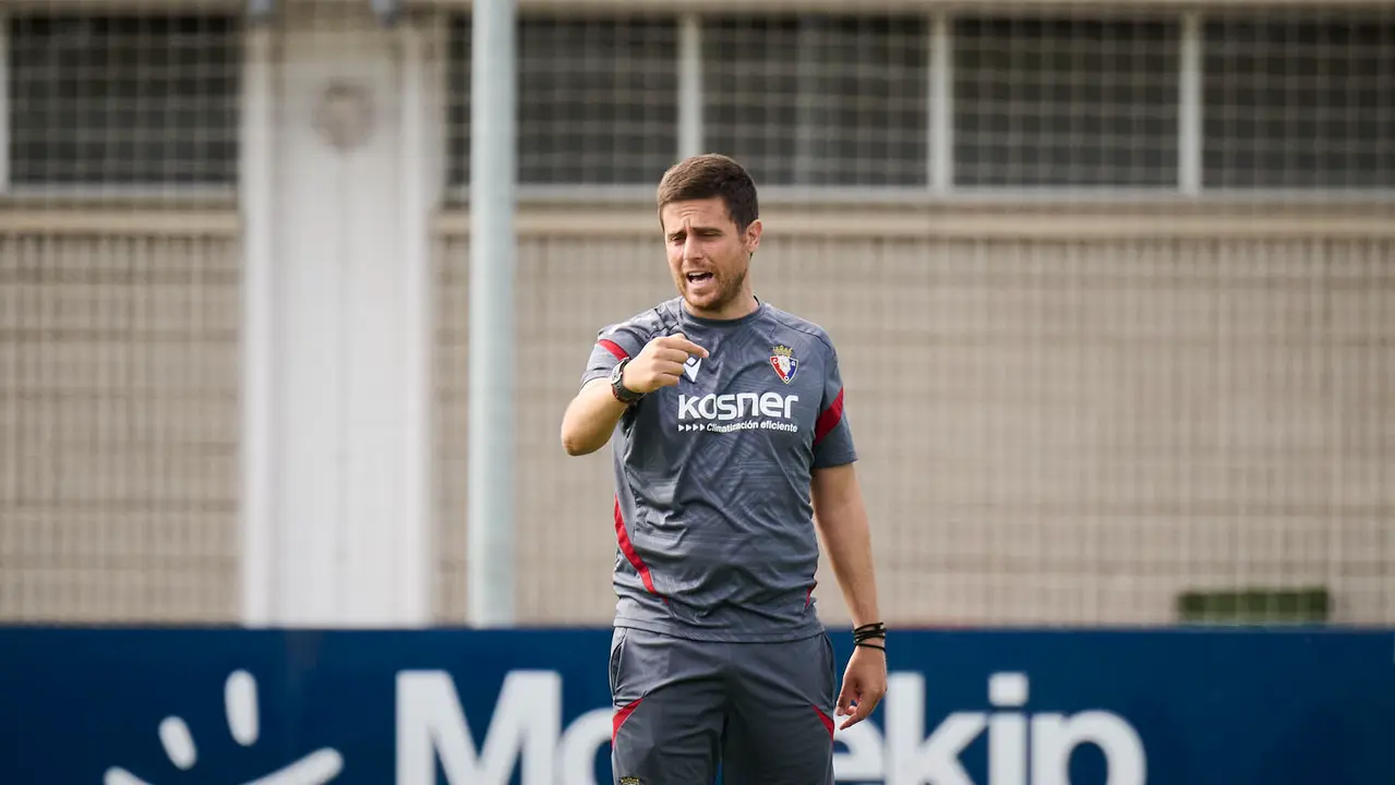 Los jugadores de Osasuna se entrenan en las instalaciones de Tajonar preparando la temporada 25/26. PABLO LASAOSA