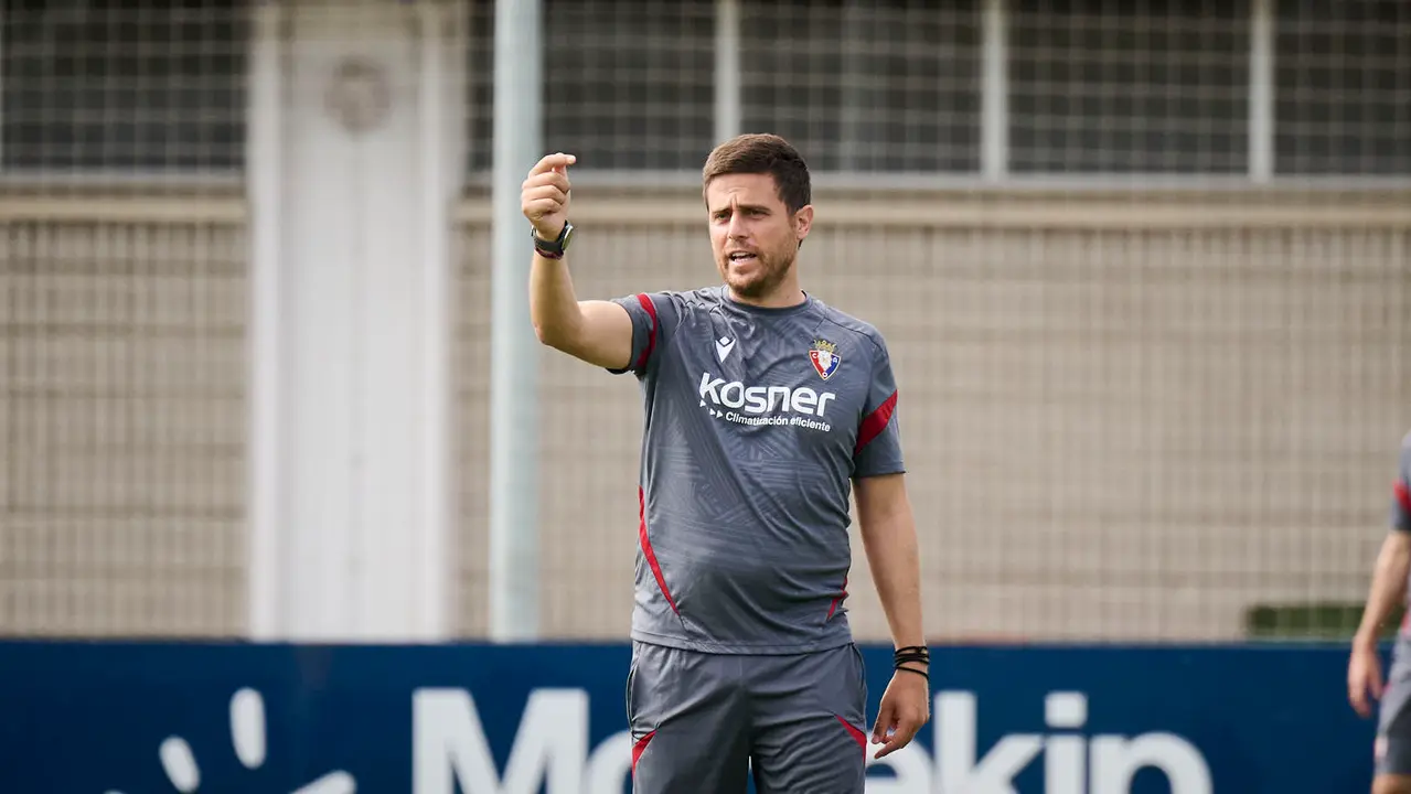 Los jugadores de Osasuna se entrenan en las instalaciones de Tajonar preparando la temporada 25/26. PABLO LASAOSA