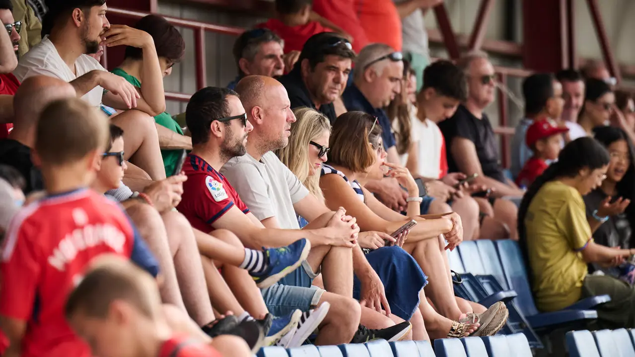 Los jugadores de Osasuna se entrenan en las instalaciones de Tajonar preparando la temporada 25/26. PABLO LASAOSA