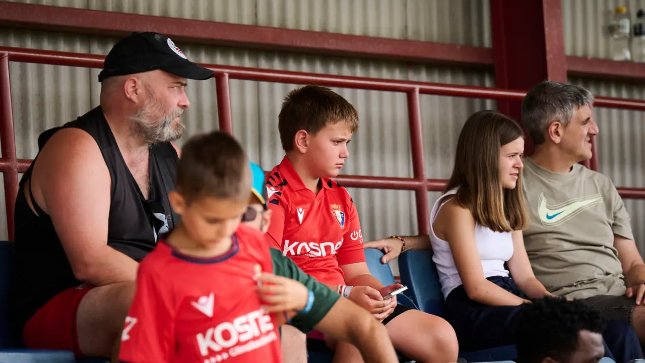 Los jugadores de Osasuna se entrenan en las instalaciones de Tajonar preparando la temporada 25/26. PABLO LASAOSA