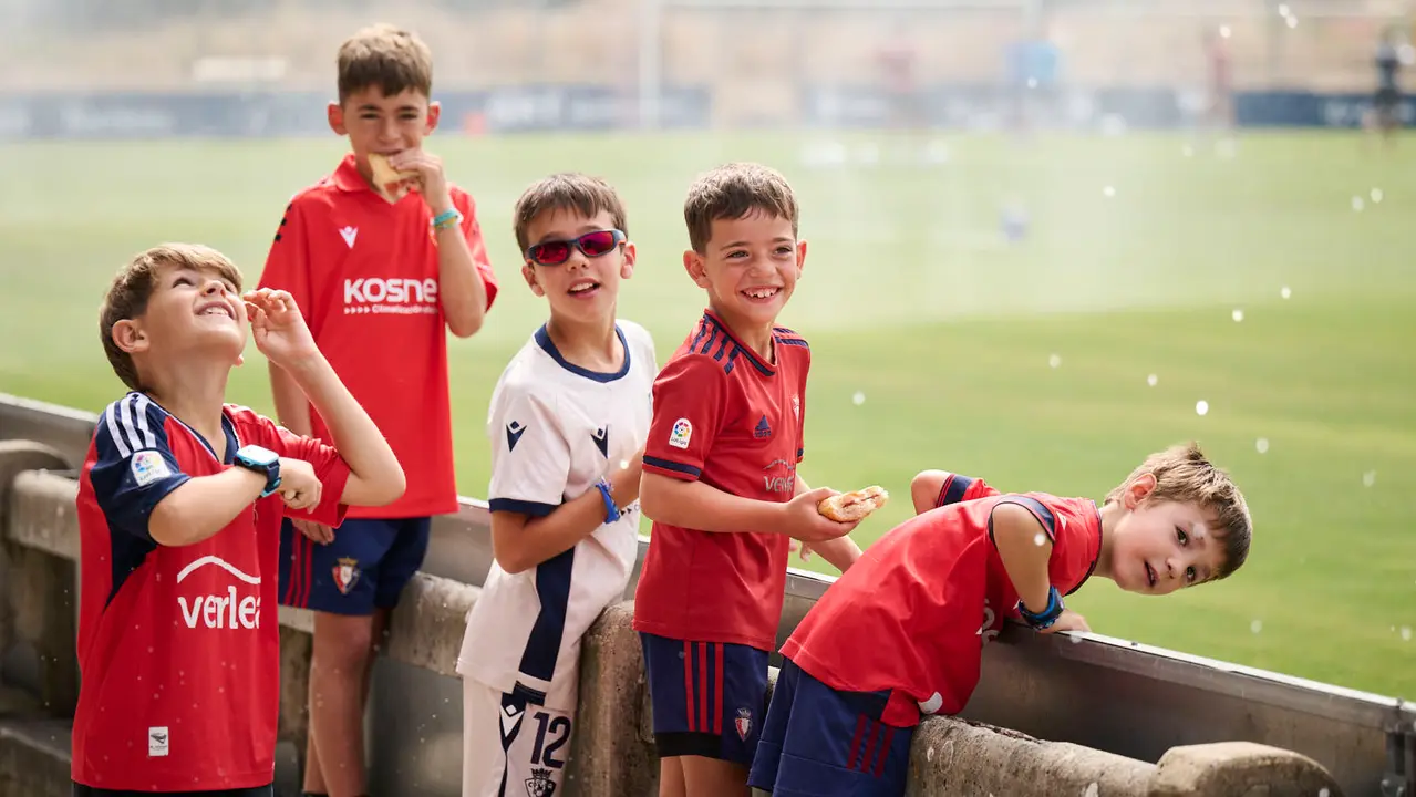 Los jugadores de Osasuna se entrenan en las instalaciones de Tajonar preparando la temporada 25/26. PABLO LASAOSA