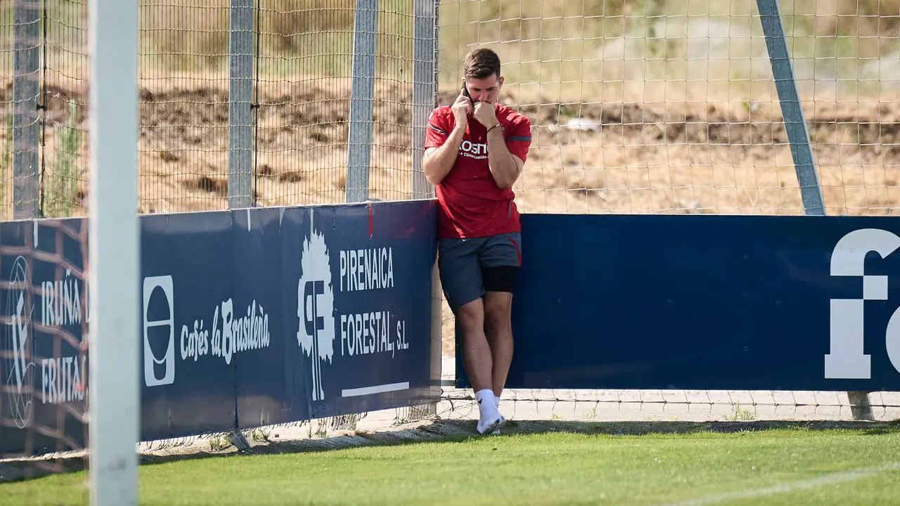 Los jugadores de Osasuna se entrenan en las instalaciones de Tajonar preparando la temporada 25/26. PABLO LASAOSA
