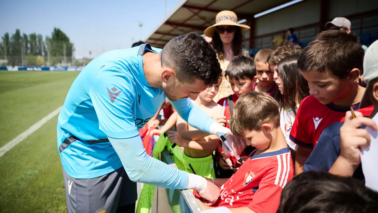 Los jugadores de Osasuna se entrenan en las instalaciones de Tajonar preparando la temporada 25/26. PABLO LASAOSA