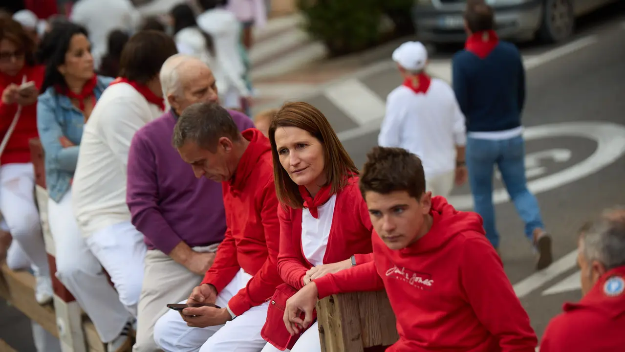 Ambiente previo al primer Encierro de Fiestas de Tudela 2025. IÑIGO ALZUGARAY