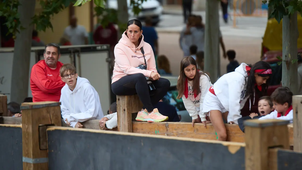 Ambiente previo al primer Encierro de Fiestas de Tudela 2025. IÑIGO ALZUGARAY
