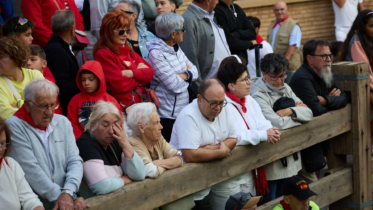 Ambiente previo al primer Encierro de Fiestas de Tudela 2025. IÑIGO ALZUGARAY