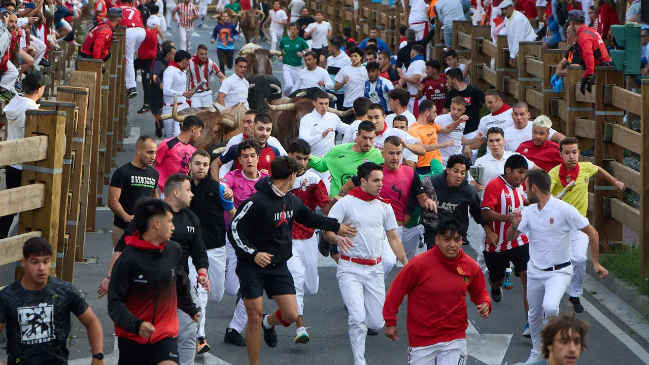 Primer Encierro de Fiestas de Tudela 2025. IÑIGO ALZUGARAY