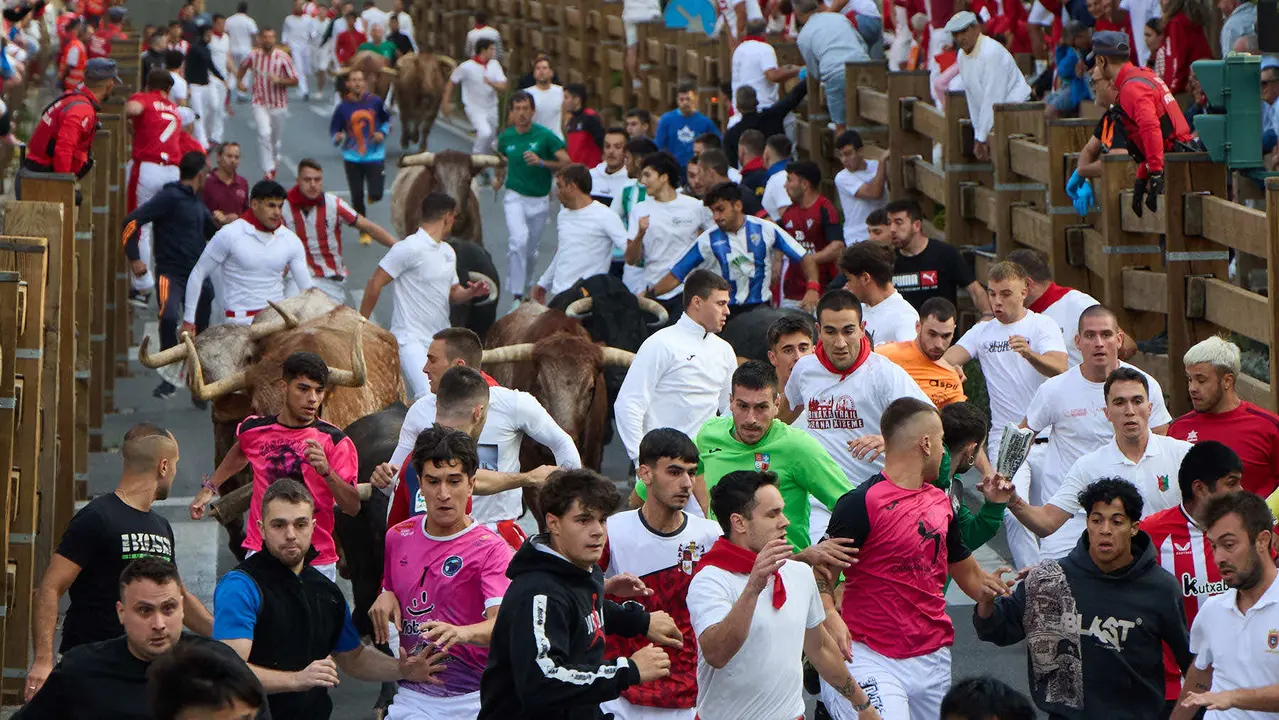 Primer Encierro de Fiestas de Tudela 2025. IÑIGO ALZUGARAY
