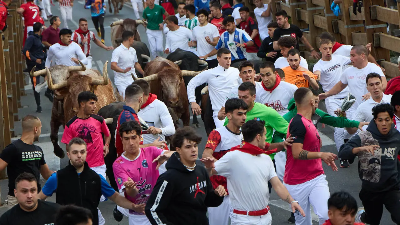 Primer Encierro de Fiestas de Tudela 2025. IÑIGO ALZUGARAY