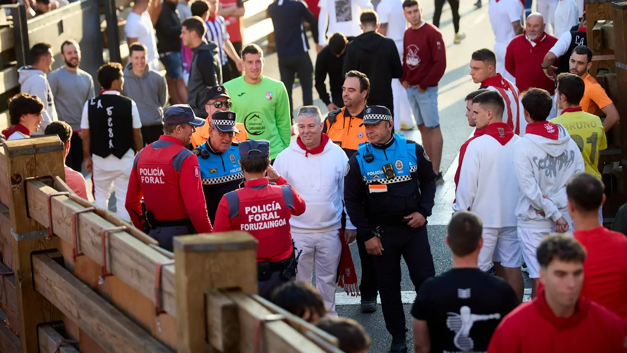 Ambiente previo al segundo encierro de fiestas de Tudela 2025 con toros de la ganadería de Herederos de Gregorio Garzón Valdenebro (Jaén). IÑIGO ALZUGARAY