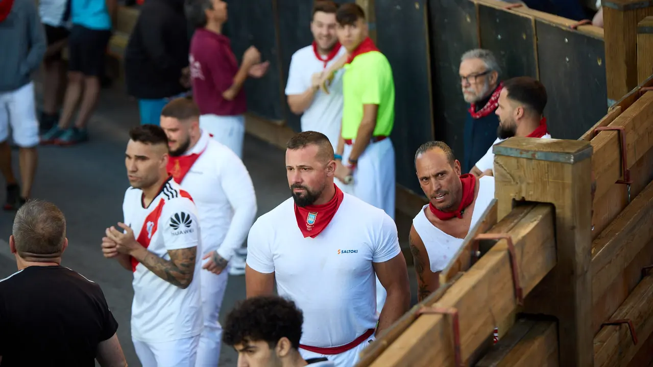 Ambiente previo al segundo encierro de fiestas de Tudela 2025 con toros de la ganadería de Herederos de Gregorio Garzón Valdenebro (Jaén). IÑIGO ALZUGARAY