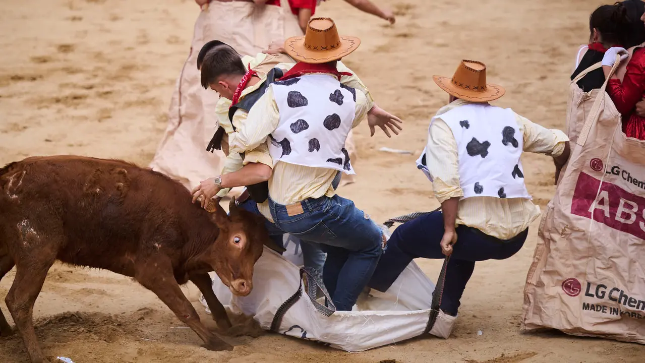 Grand Prix de la juventud con las cuadrillas de Puente la Reina durante sus fiestas de 2025. PABLO LASAOSA