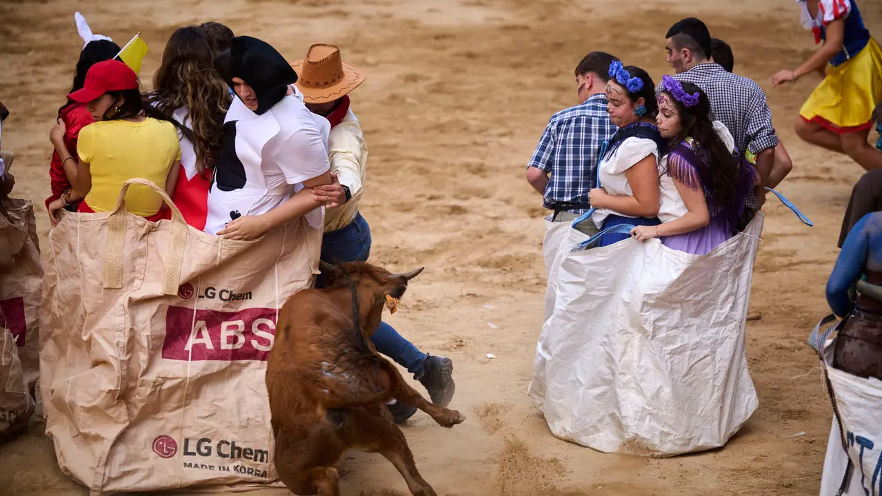 Grand Prix de la juventud con las cuadrillas de Puente la Reina durante sus fiestas de 2025. PABLO LASAOSA