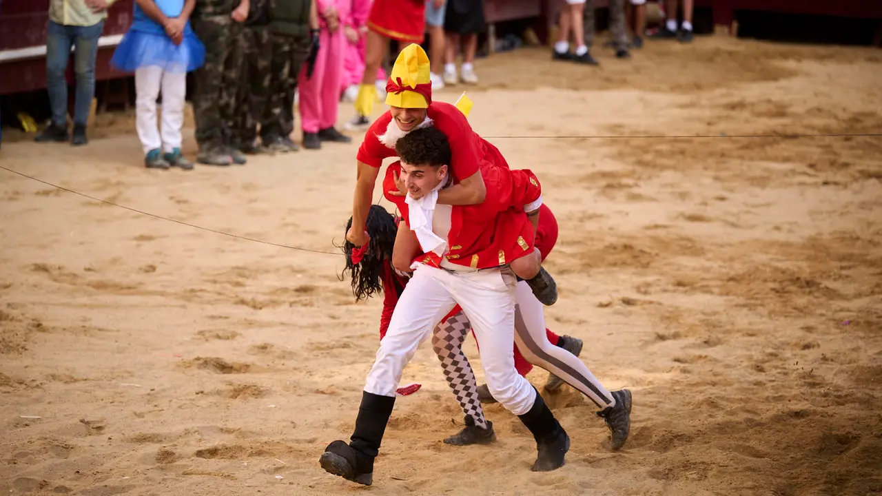 Grand Prix de la juventud con las cuadrillas de Puente la Reina durante sus fiestas de 2025. PABLO LASAOSA
