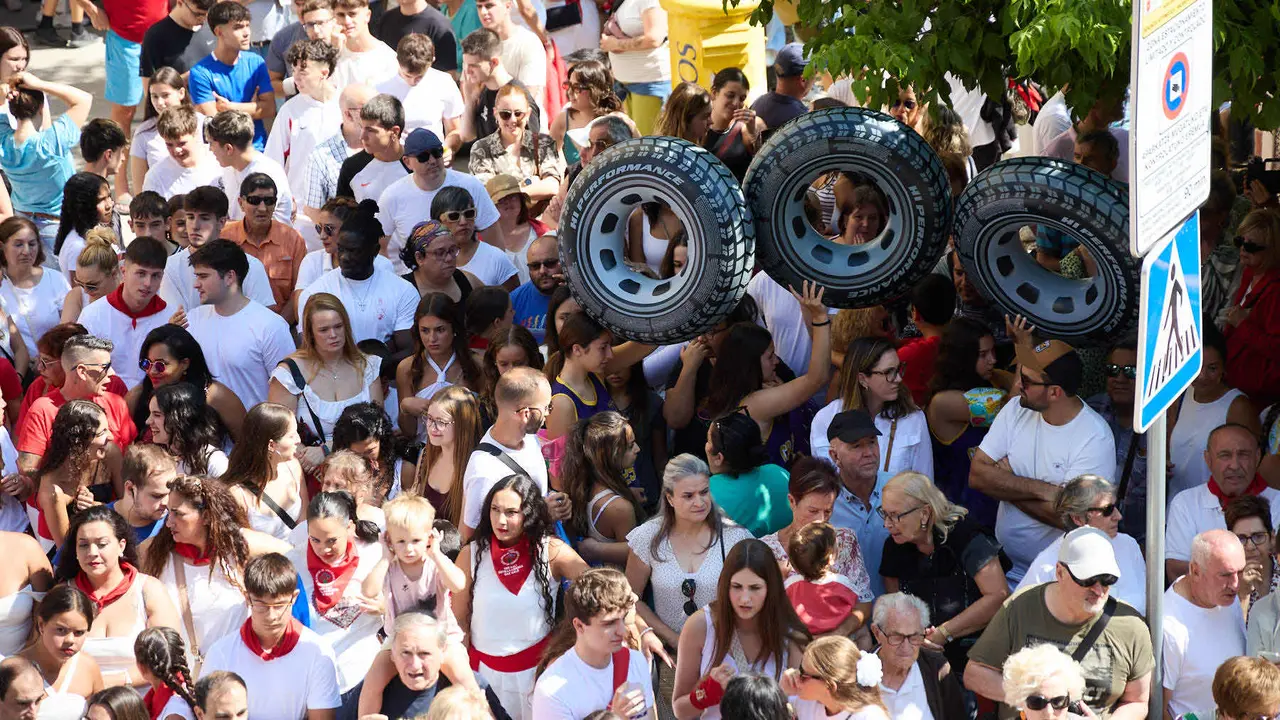 Chupinazo de inicio de las Fiestas de Estella 2025 lanzado por la Asociación Ker Kalí. IÑIGO ALZUGARAY