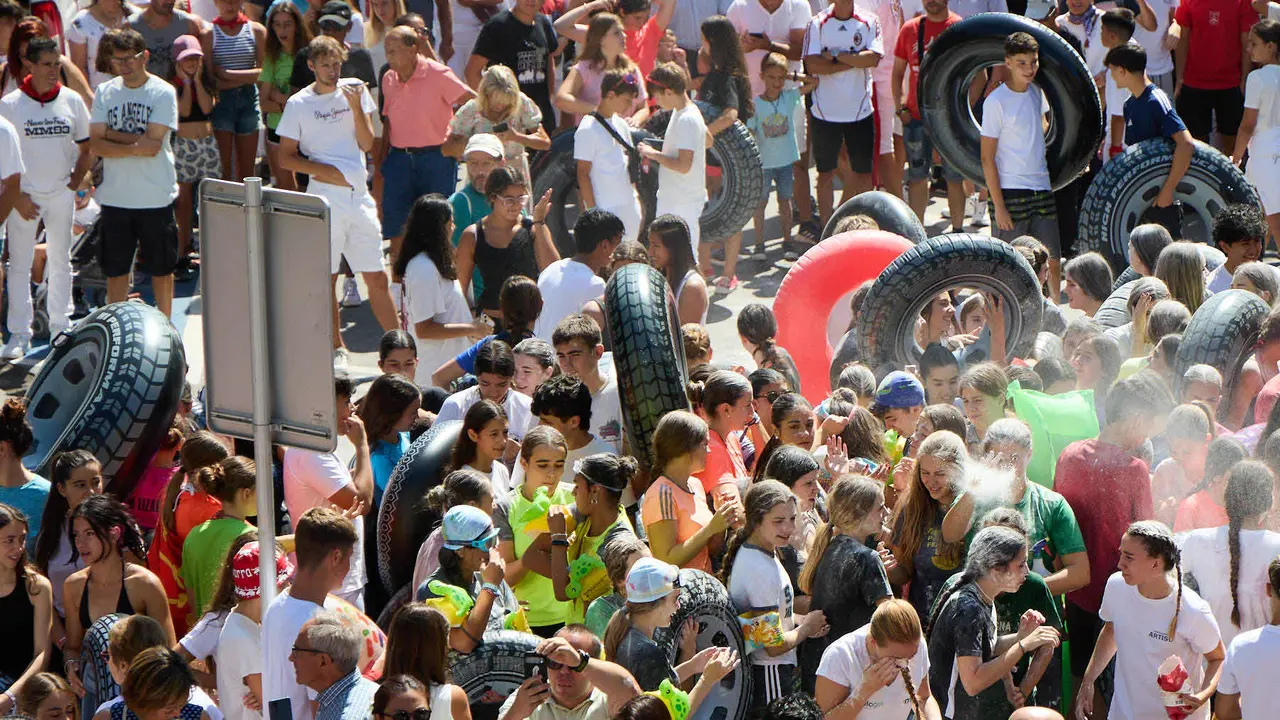 Chupinazo de inicio de las Fiestas de Estella 2025 lanzado por la Asociación Ker Kalí. IÑIGO ALZUGARAY