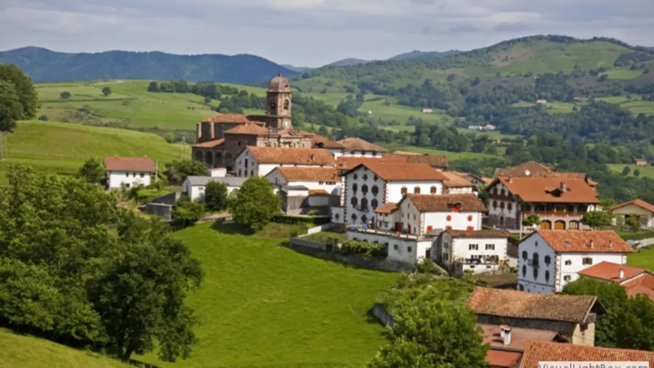 Posada de Ziga a la venta en la localidad baztanesa de Ciga.