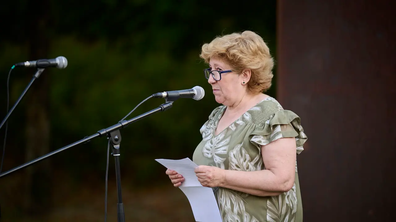 Acto organizado por 'Vecinos de paz' en homenaje a Francisco Casanova, militar asesinado por ETA hace 25 años. PABLO LASAOSA