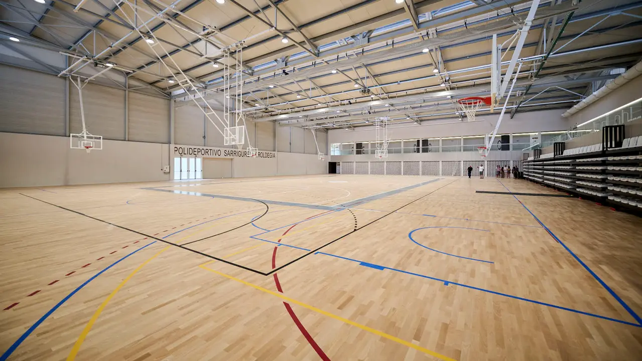 Presentación del nuevo polideportivo de Sarriguren. PABLO LASAOSA