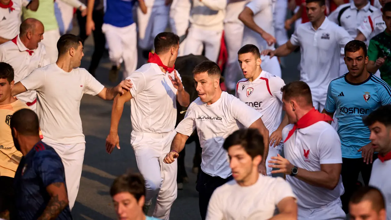Segundo encierro de las fiestas de Tafalla 2025 con toros de la ganadería de Palha. PABLO LASAOSA