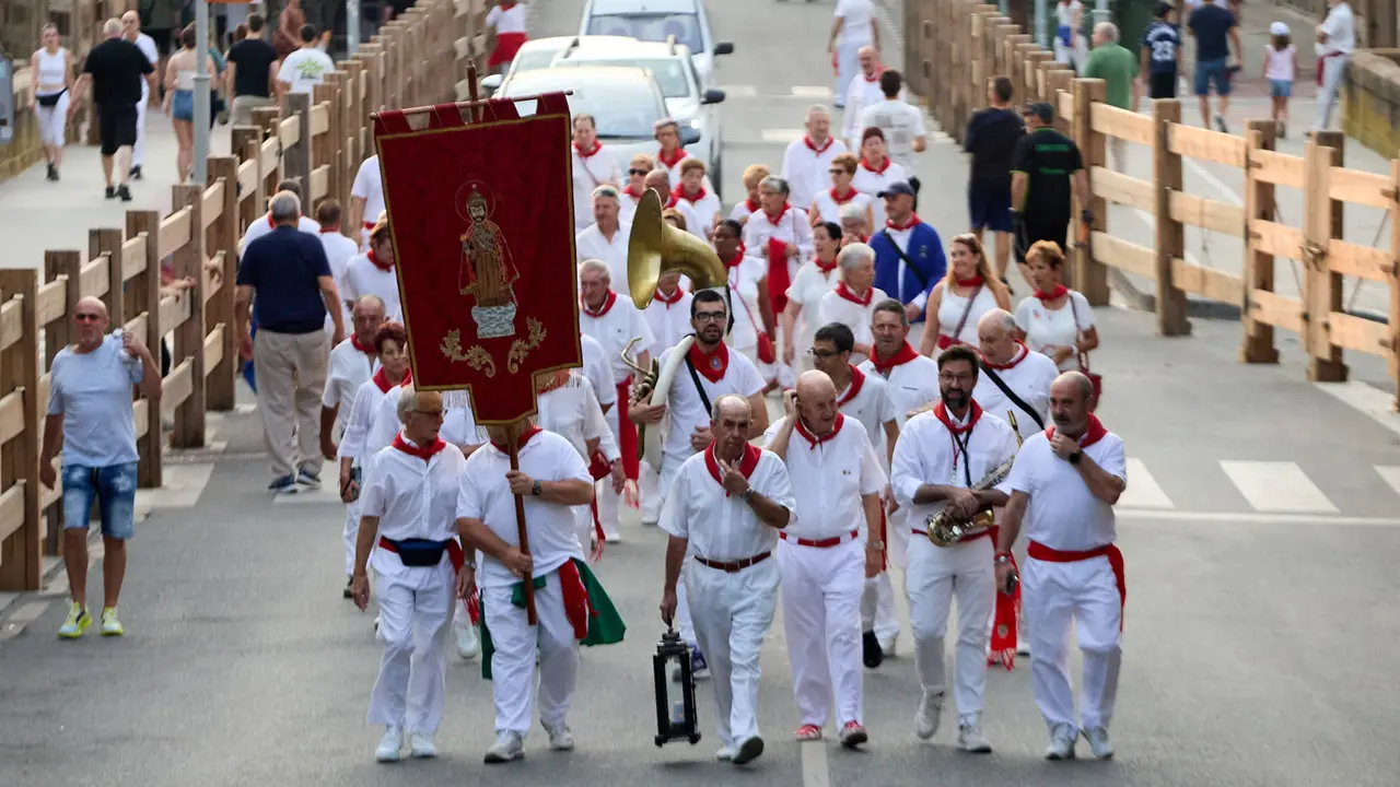 Momentos previos al segundo encierro de las fiestas de Tafalla 2025. IÑIGO ALZUGARAY