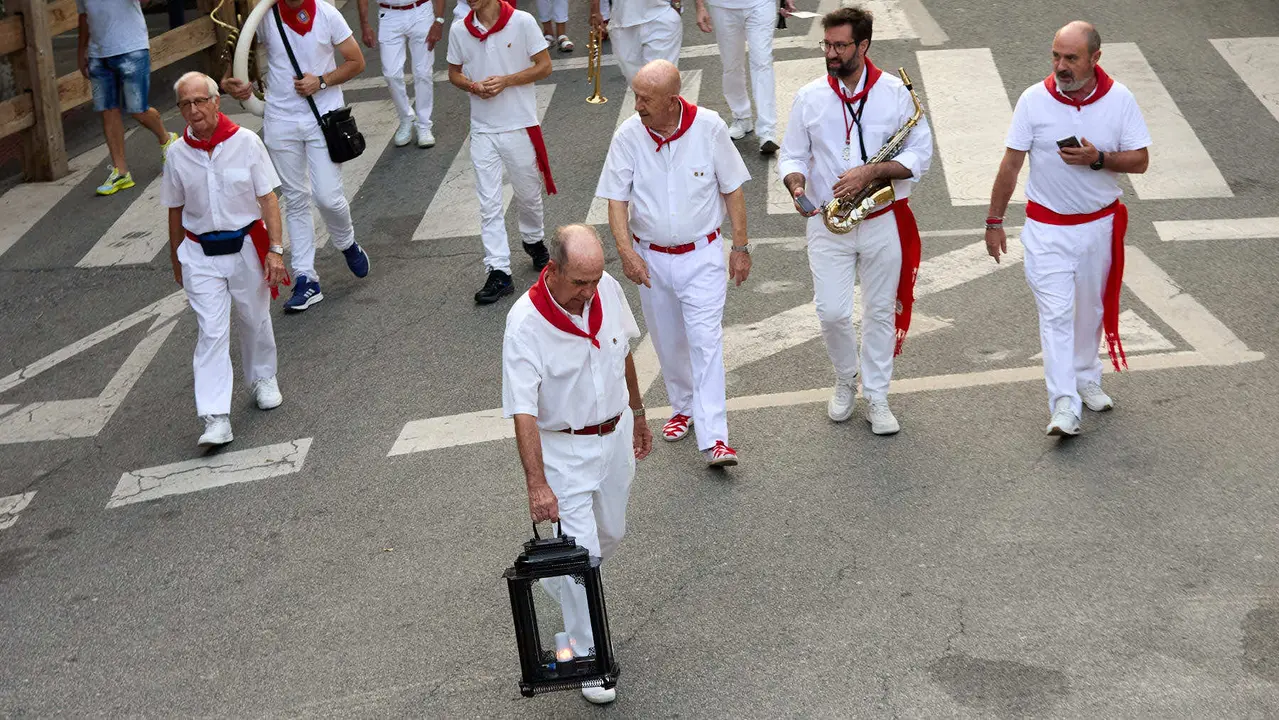 Momentos previos al segundo encierro de las fiestas de Tafalla 2025. IÑIGO ALZUGARAY