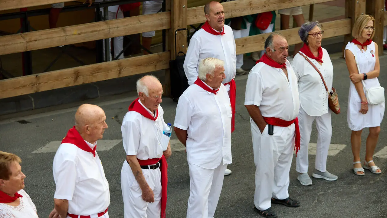 Momentos previos al segundo encierro de las fiestas de Tafalla 2025. IÑIGO ALZUGARAY