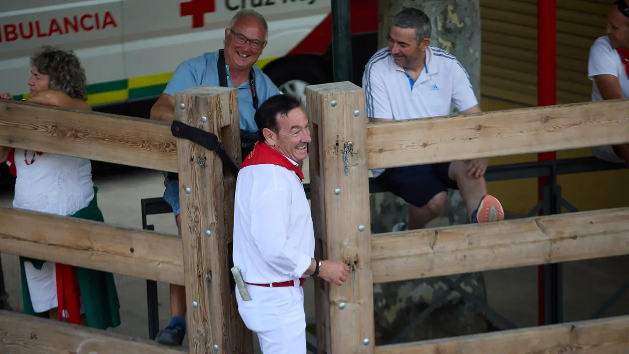 Momentos previos al segundo encierro de las fiestas de Tafalla 2025. IÑIGO ALZUGARAY