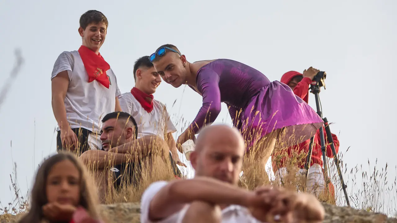 Segundo encierro del Pilón en las fiestas de Falces de 2025 con vacas de la ganadería de José Mº Goñi de Falces. IÑIGO ALZUGARAY