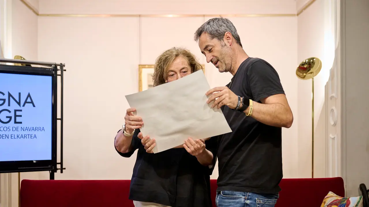 La Asociación de Reporteros Gráficos de Navarra ( AREGNA/NAGE ), otorga el premio 2025 de este colectivo, a título póstumo, a Txemari Moreno, por su labor como director de comunicación del Teatro Gayarre. PABLO LASAOSA