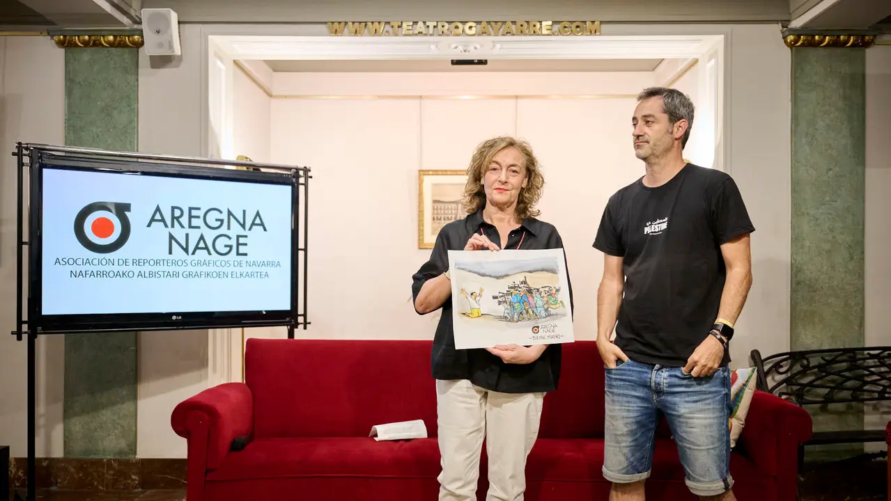 La Asociación de Reporteros Gráficos de Navarra ( AREGNA/NAGE ), otorga el premio 2025 de este colectivo, a título póstumo, a Txemari Moreno, por su labor como director de comunicación del Teatro Gayarre. PABLO LASAOSA