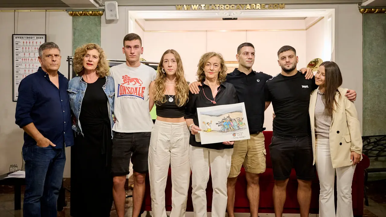 La Asociación de Reporteros Gráficos de Navarra ( AREGNA/NAGE ), otorga el premio 2025 de este colectivo, a título póstumo, a Txemari Moreno, por su labor como director de comunicación del Teatro Gayarre. PABLO LASAOSA